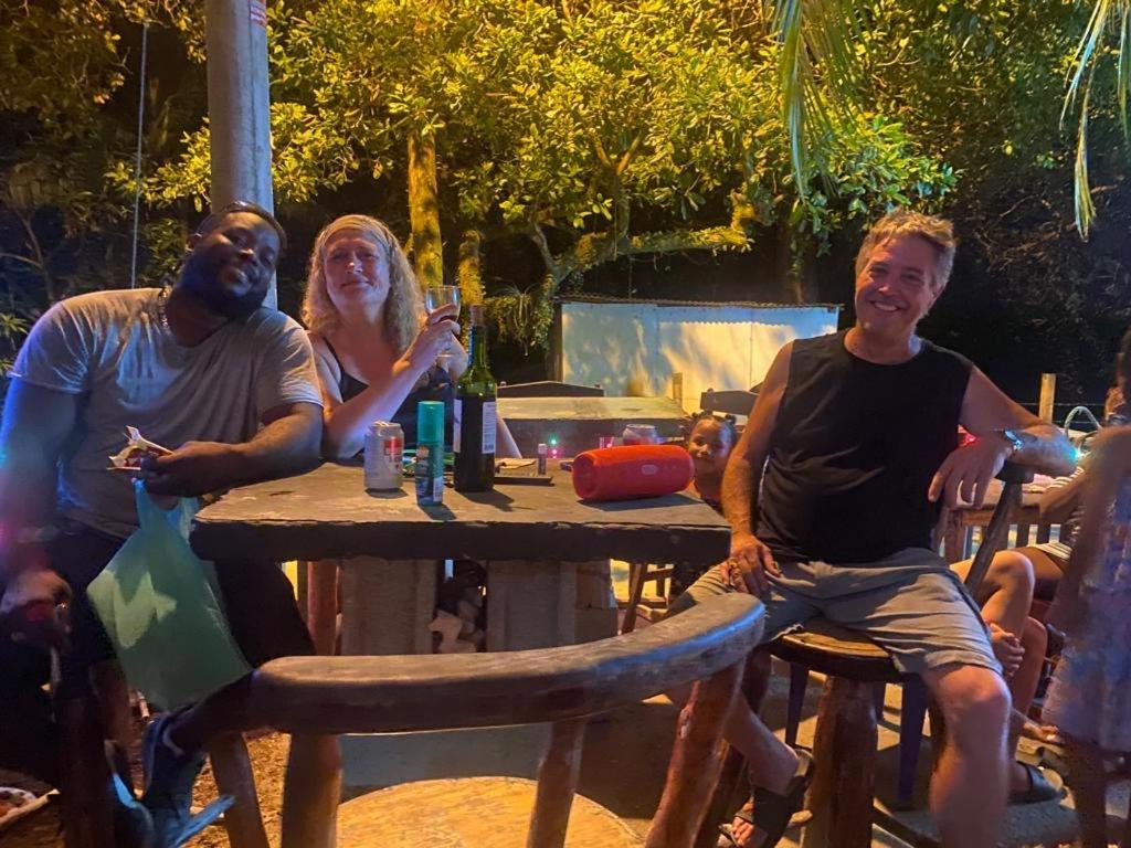 Airport Inn Roatan 外观 照片